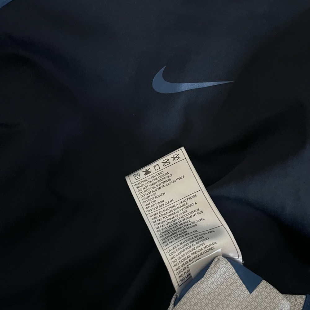 Nike Storm Fit PGA Tour Golf Half Zip, Size: XL - Picture 4 of 6